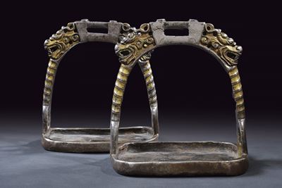 Arte Tibetana, Paio di rare staffe in ferro, XVII Secolo