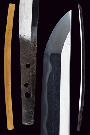 A wakizashi in shirasaya, signature Ietsugu