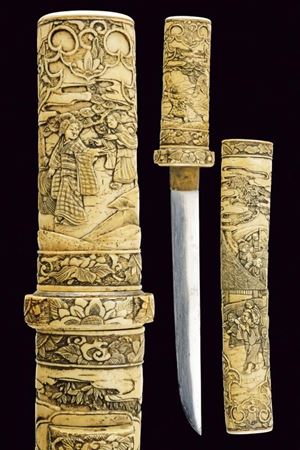 A bone-mounted tanto