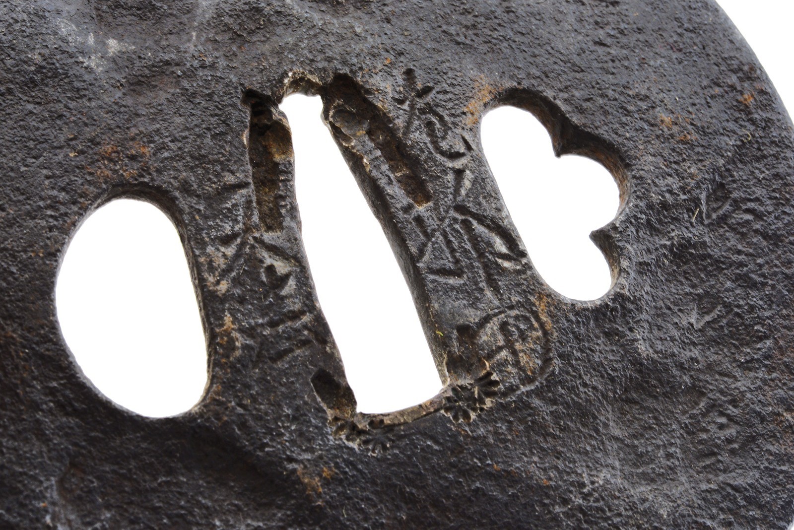 Lotto di sette tsuba giapponesi, ferro, Periodo Edo (1603-1867)