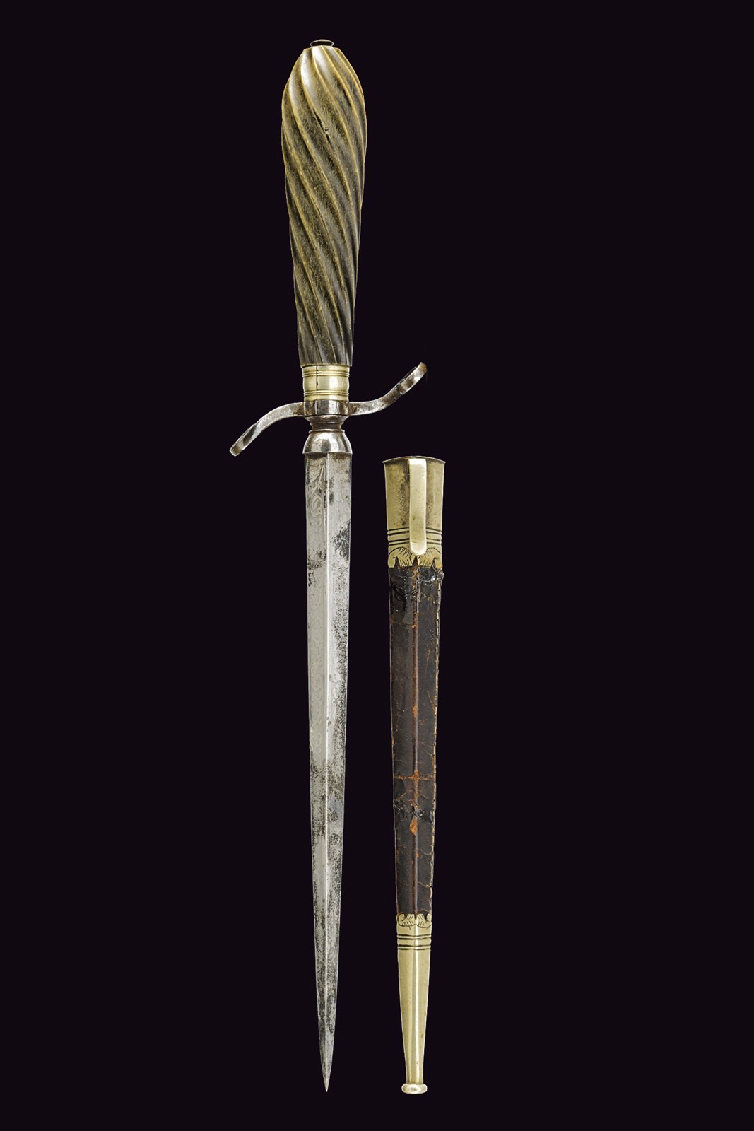 Pugnale "Sfondagiaco", manifattura italiana, fine XVIII - inizio XIX secolo, lunghezza 31.5 cm