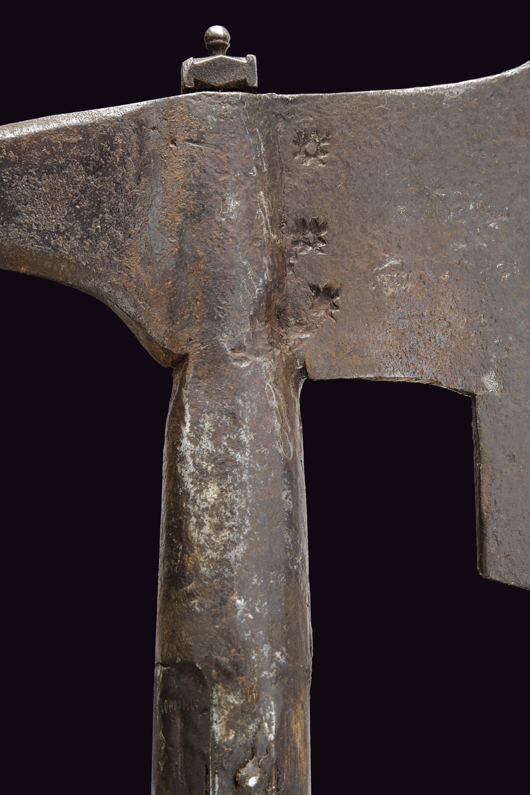 Scure d'arme inastata, ferro lavorato, Italia, XVII secolo