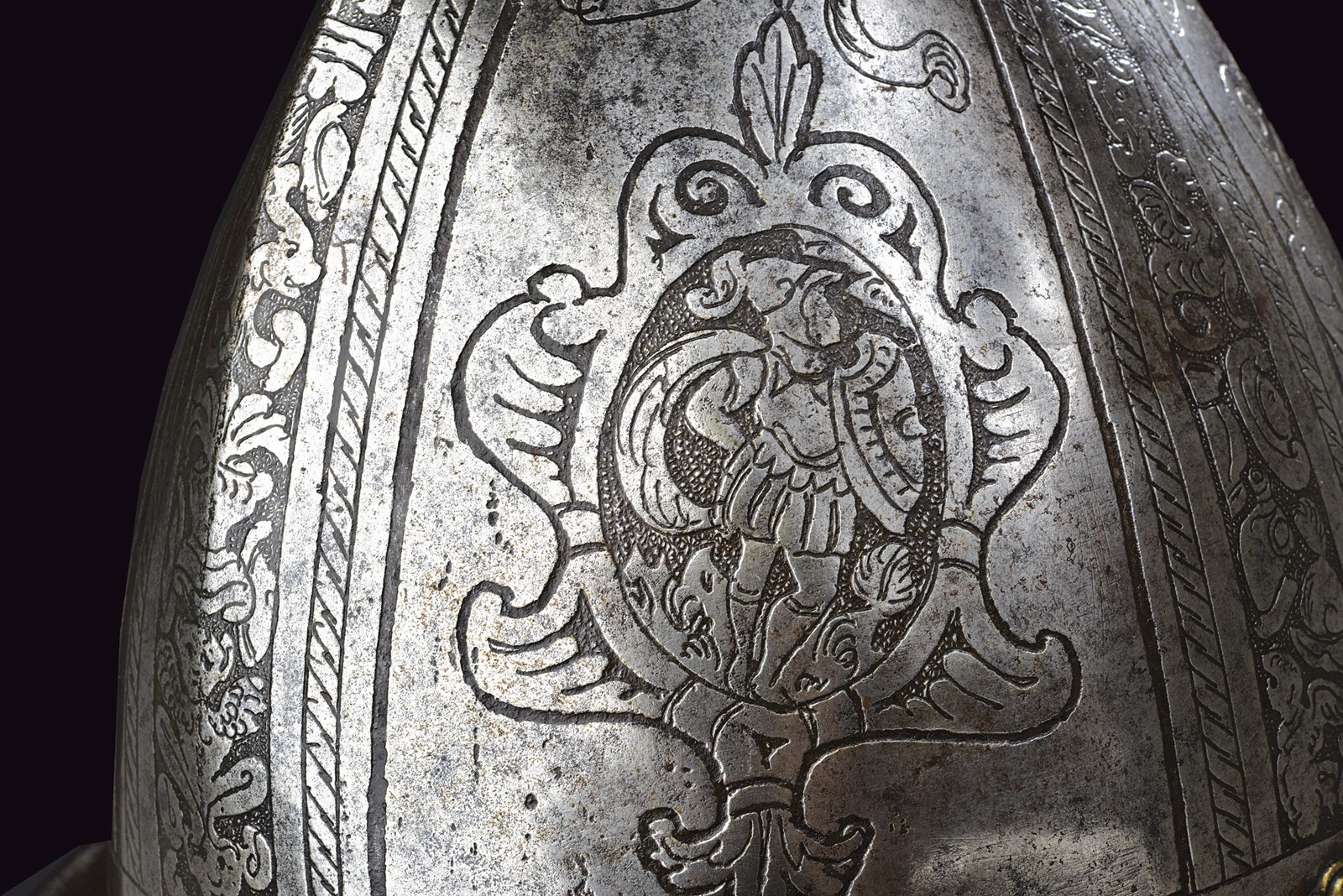 Zuccotto inciso, ferro con decorazioni classiche, Italia settentrionale, circa 1570