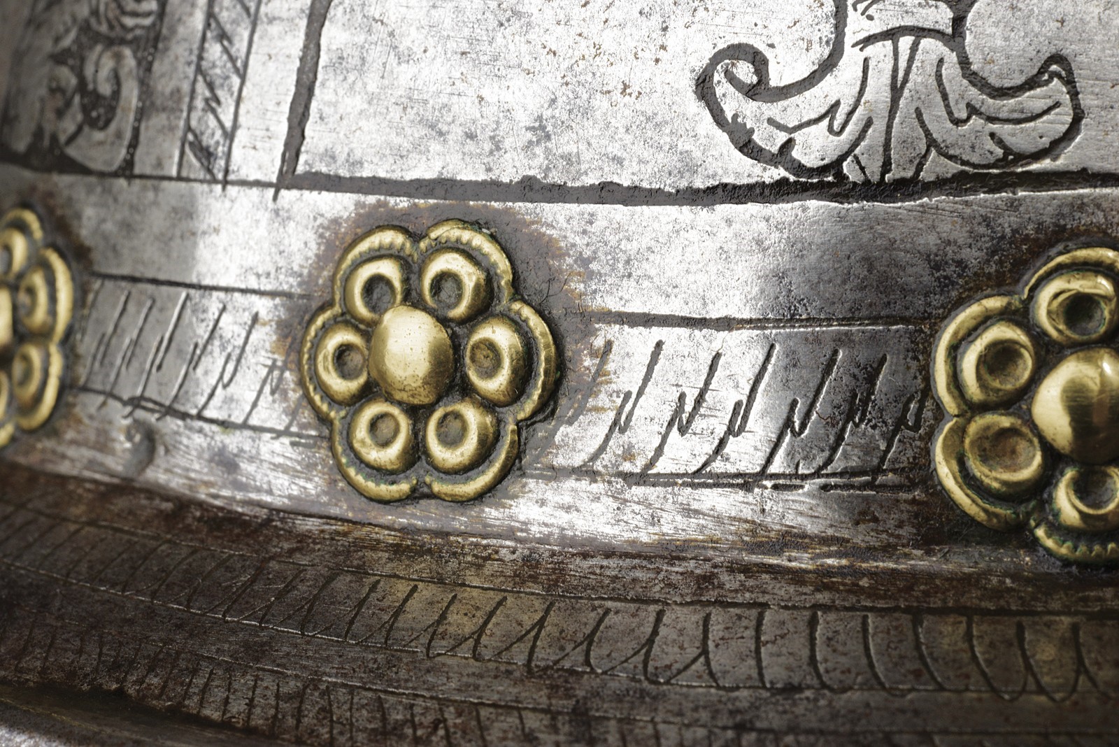 Zuccotto inciso, ferro con decorazioni classiche, Italia settentrionale, circa 1570