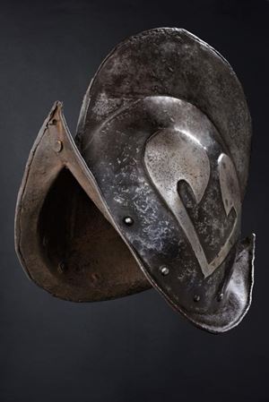 A black and withe morion