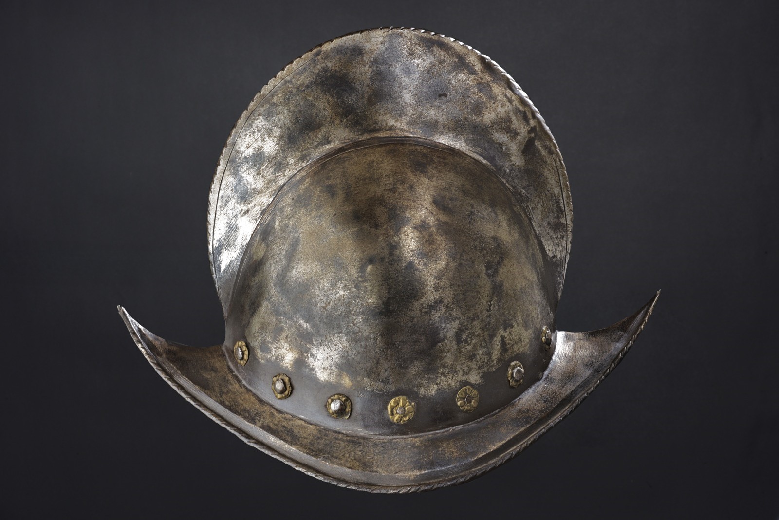 Morione tondo, ferro forgiato, Italia del Nord, circa 1590