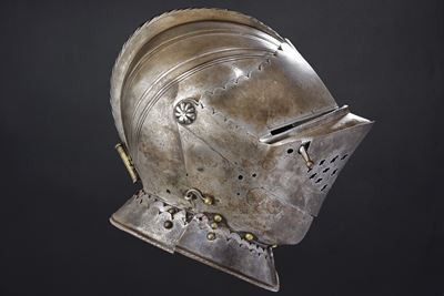 Elmetto da cavallo, Innsbruck, circa 1535, ferro