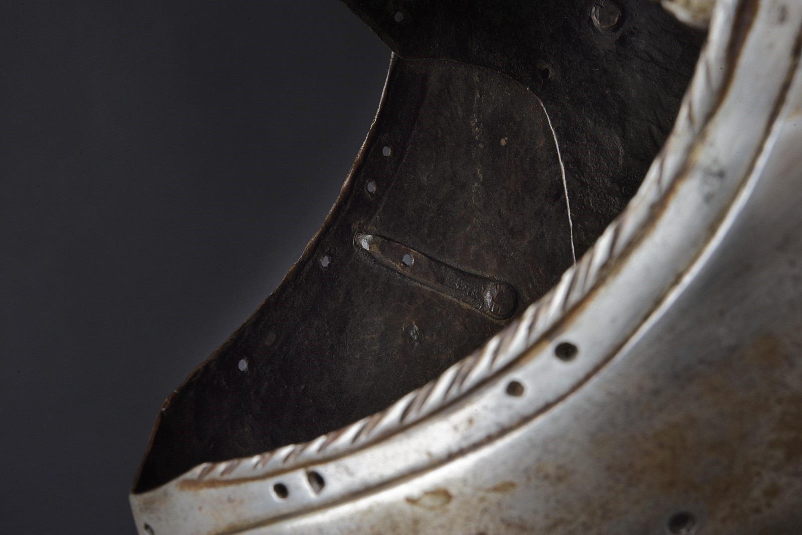 Elmetto da cavallo, Innsbruck, circa 1535, ferro