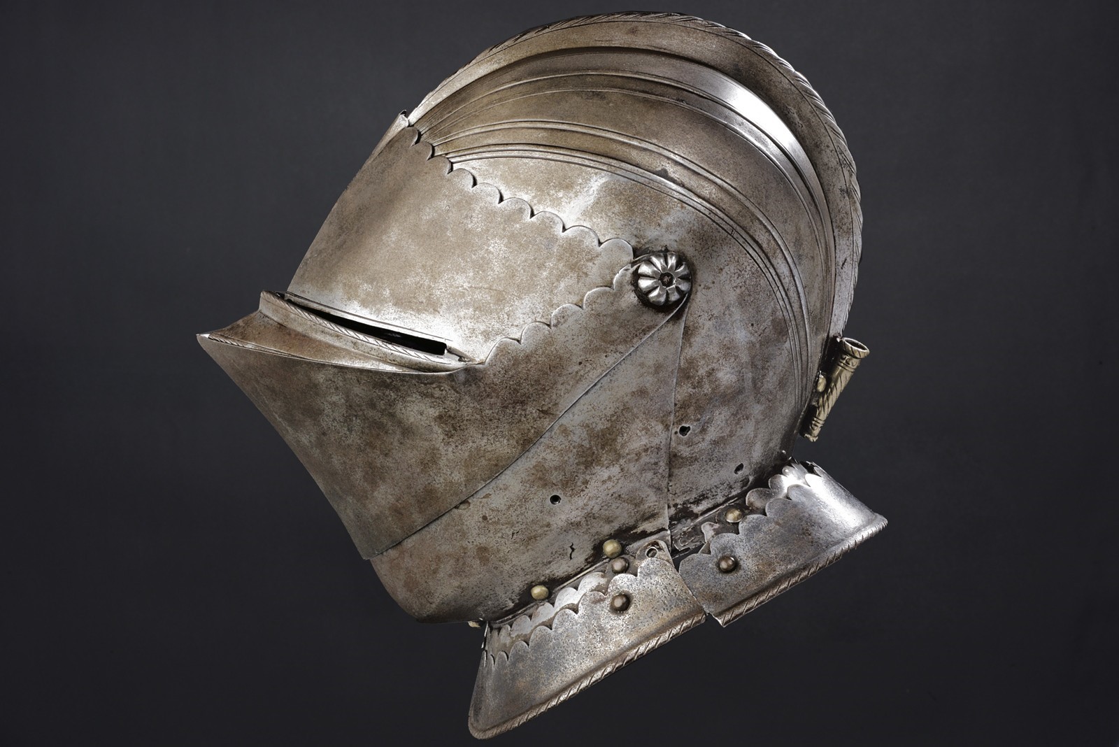 Elmetto da cavallo, Innsbruck, circa 1535, ferro
