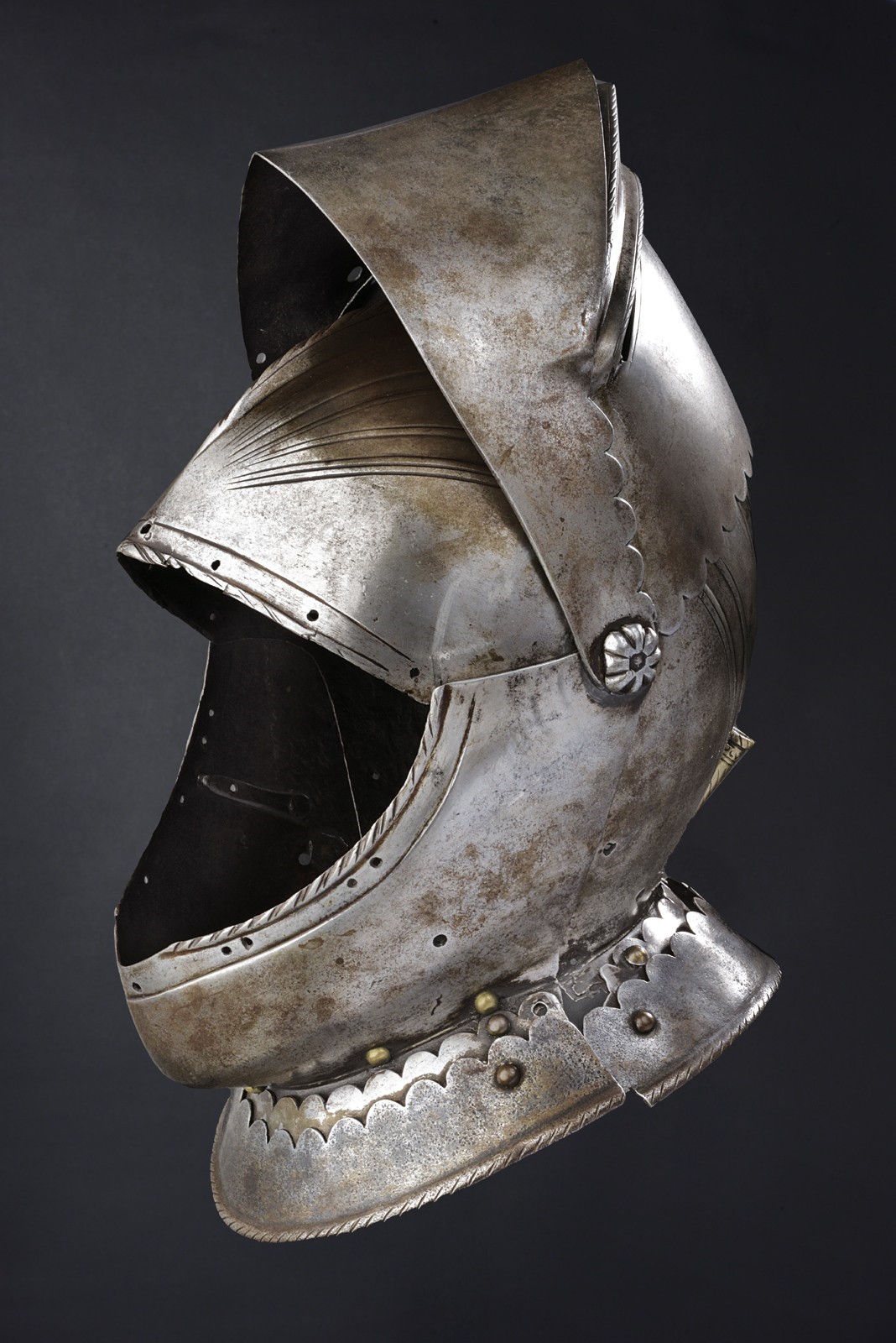 Elmetto da cavallo, Innsbruck, circa 1535, ferro