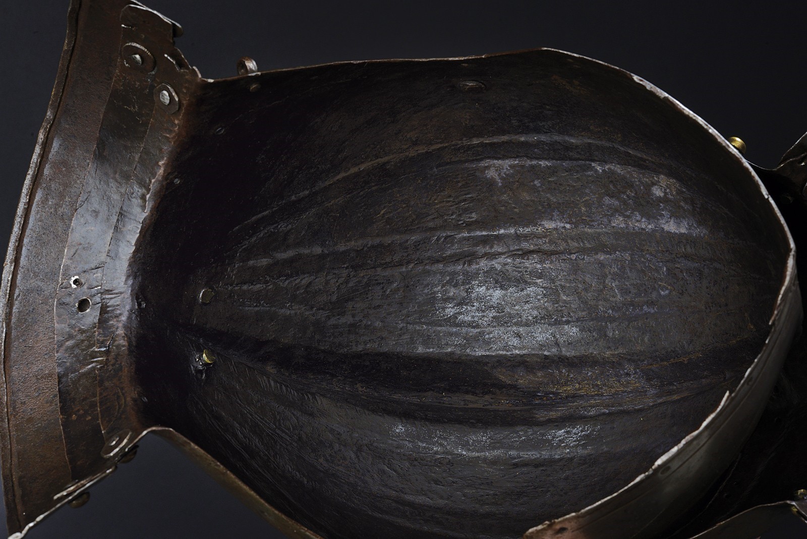 Elmetto da cavallo, Innsbruck, circa 1535, ferro