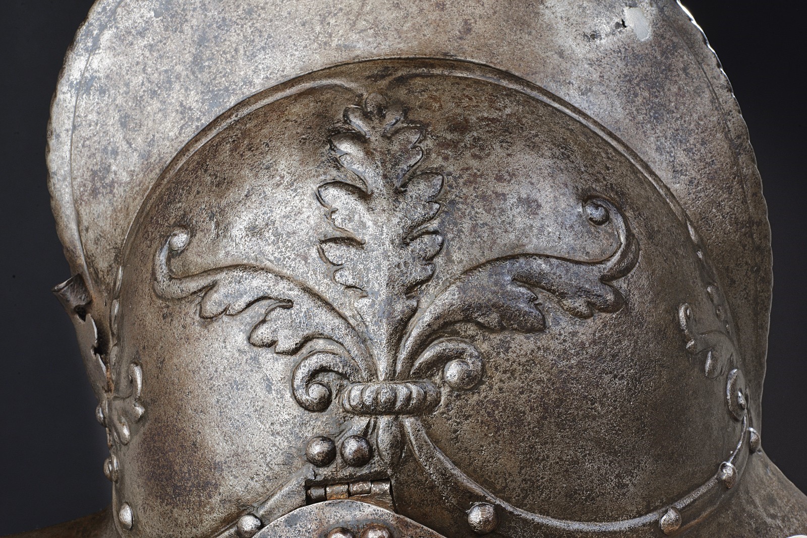 Carey Modrone, Borgognotta sbalzata in ferro, Mantova, circa 1550