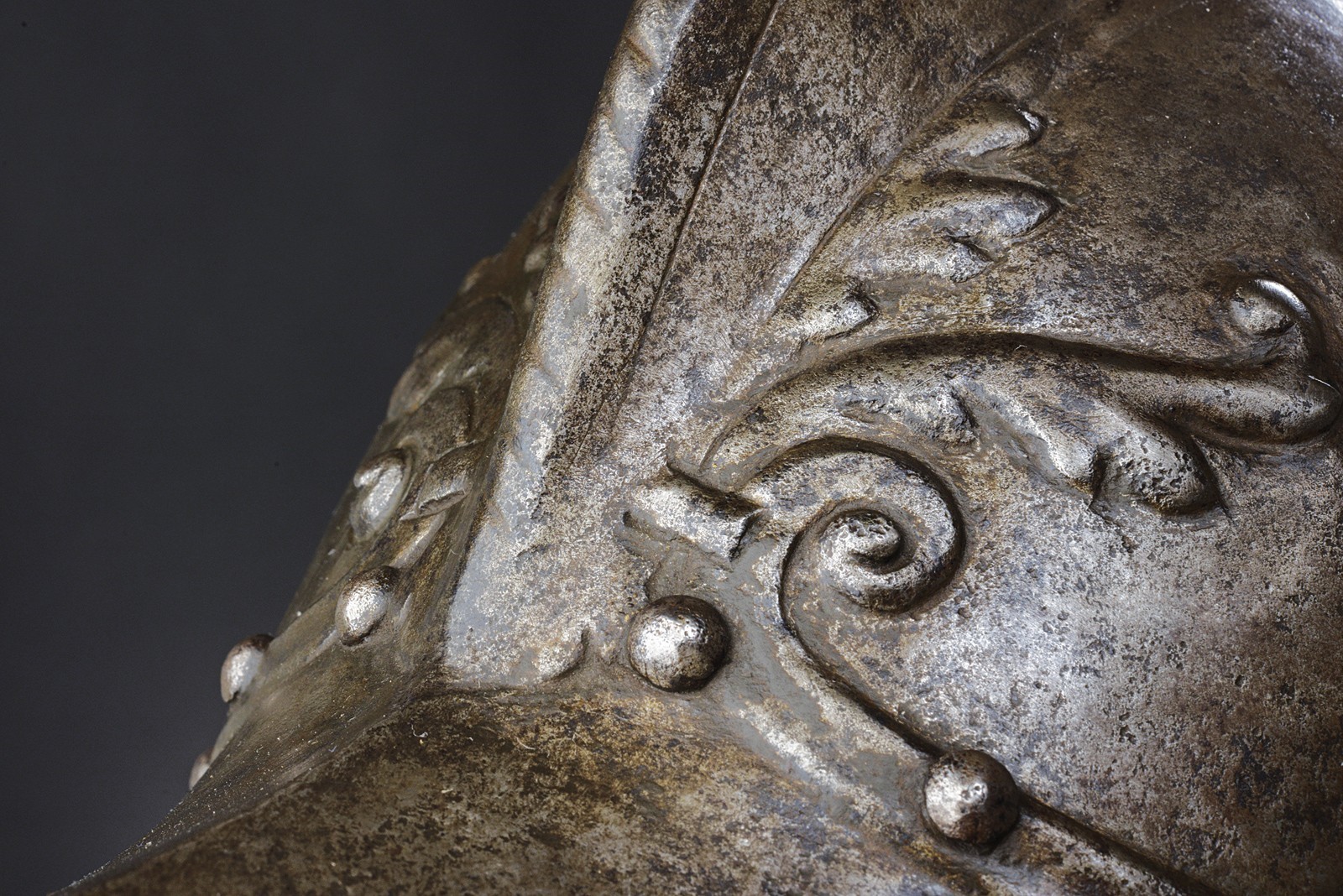 Carey Modrone, Borgognotta sbalzata in ferro, Mantova, circa 1550