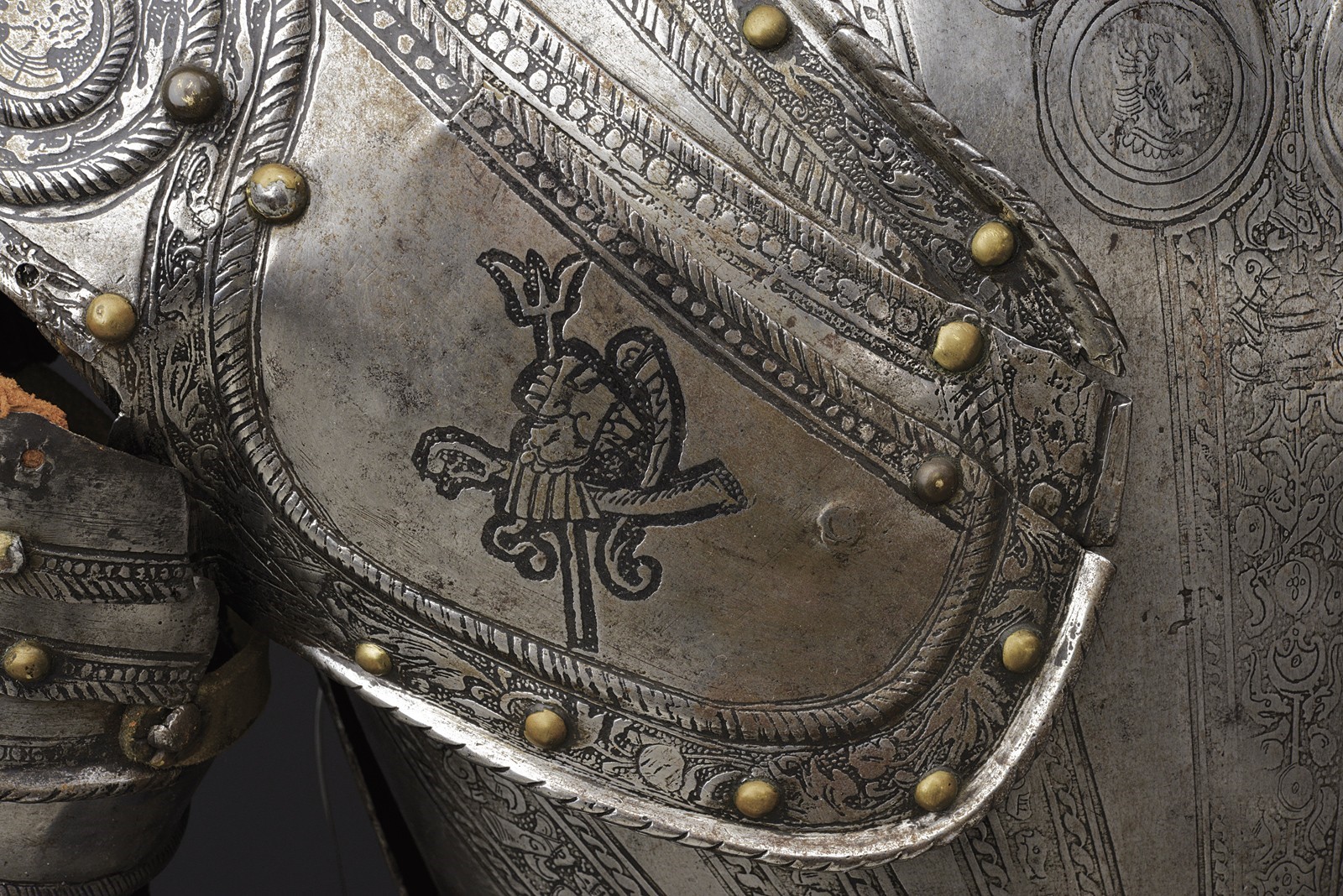 Armatura composita alla 'Pisana', Milano, circa 1570, altezza breastplate 58 cm.