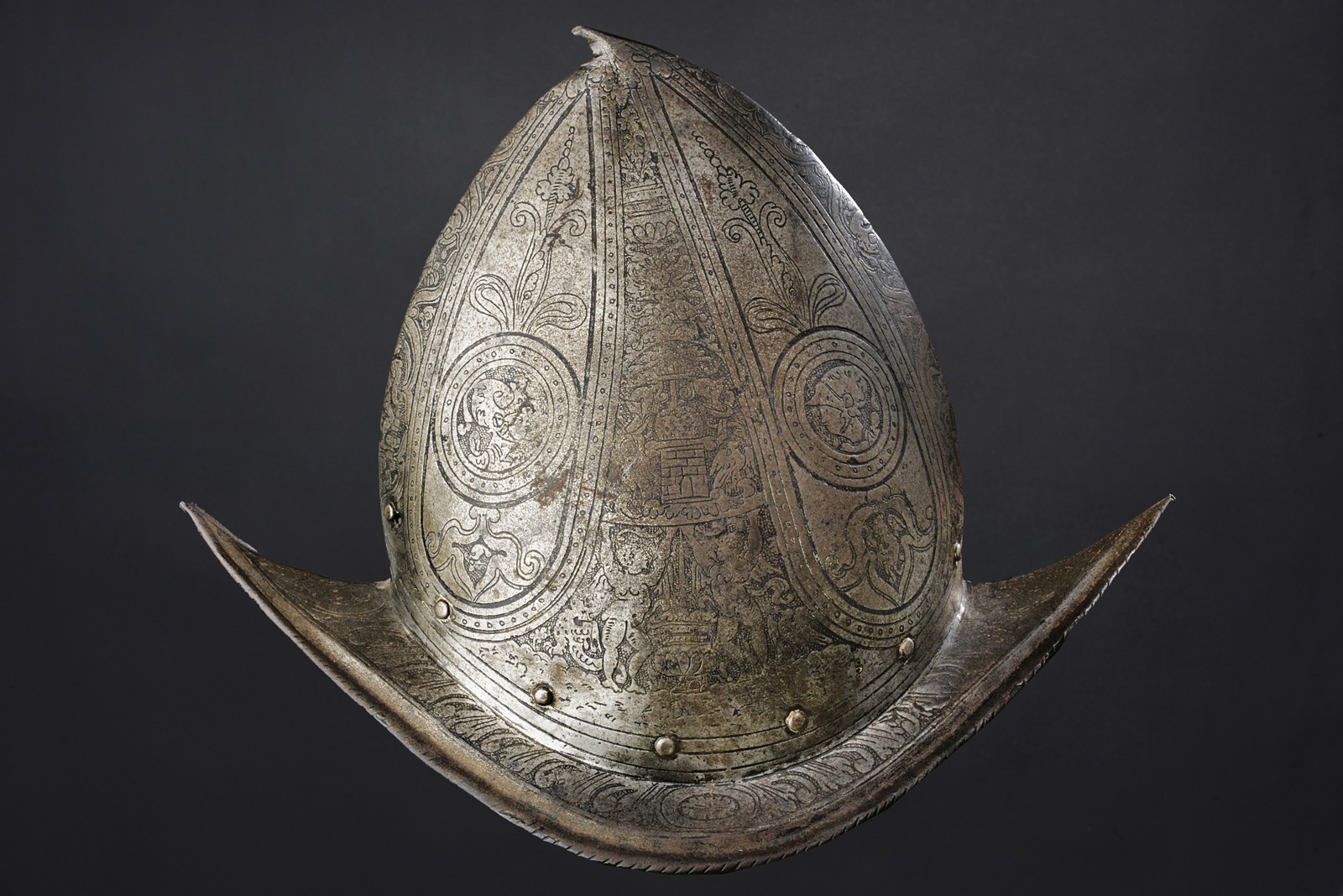 Armatura composita alla 'Pisana', Milano, circa 1570, altezza breastplate 58 cm.