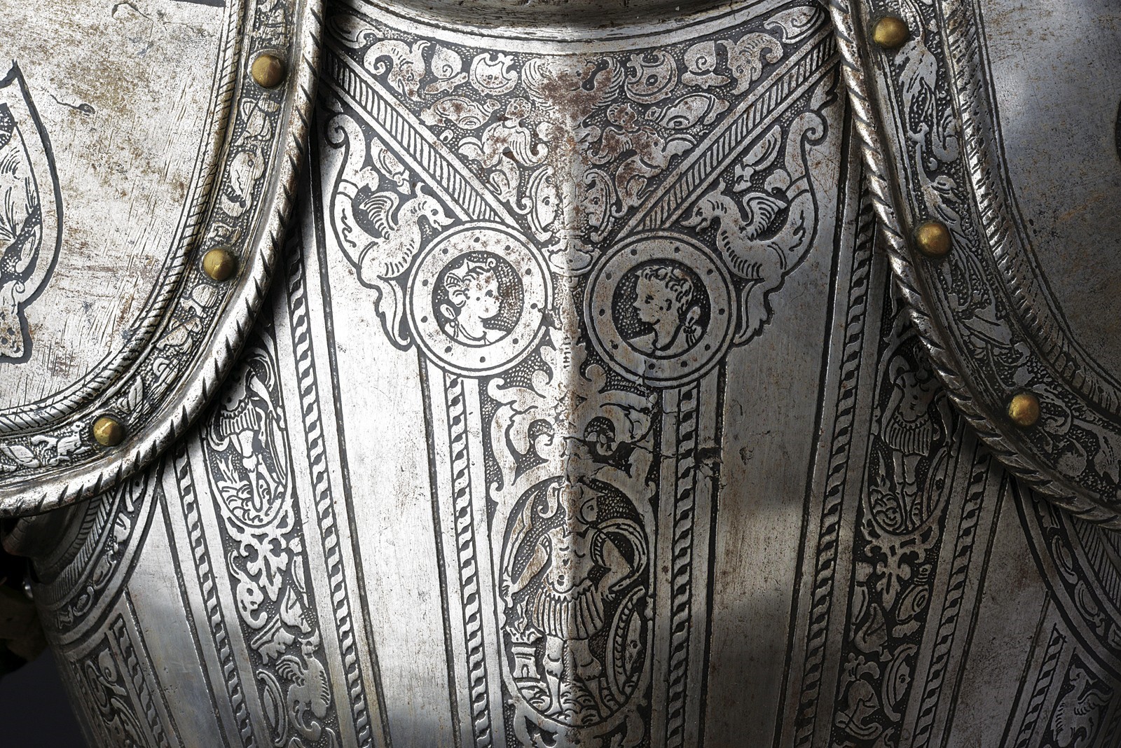 Armatura composita alla 'Pisana', Milano, circa 1570, altezza breastplate 58 cm.
