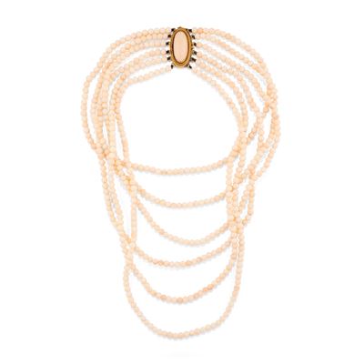 Collana in corallo rosa, oro giallo 18k
