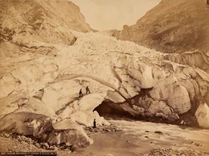 Glacier superior et caverne a Grindelwald, Suisse