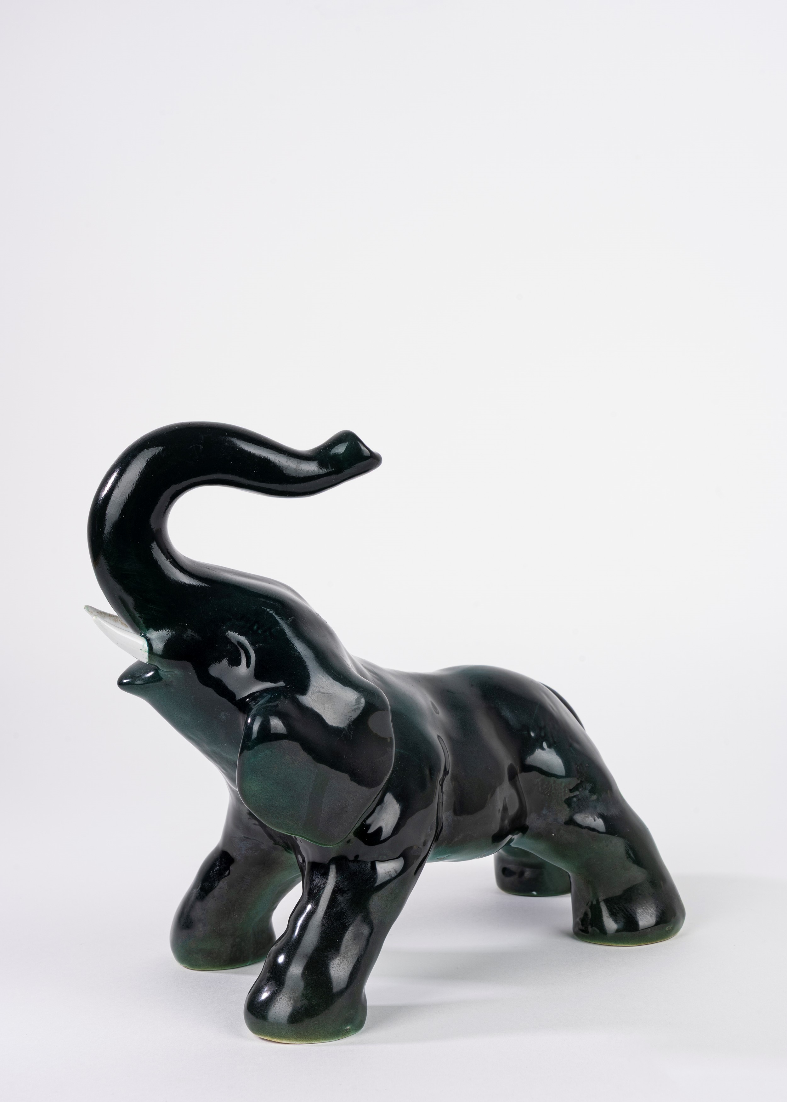 Sbordoni Roma, Elefante in ceramica verde