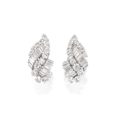 Orecchini in platino, diamanti taglio brillante e baguette