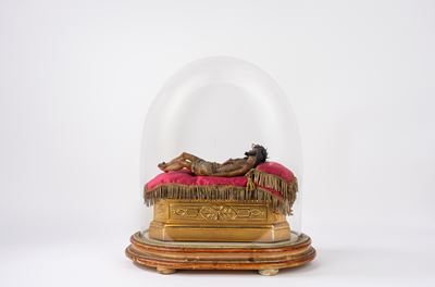 Ceroplastica anatomica raffigurante Cristo deposto, XVIII secolo, con teca in vetro e base in leg...