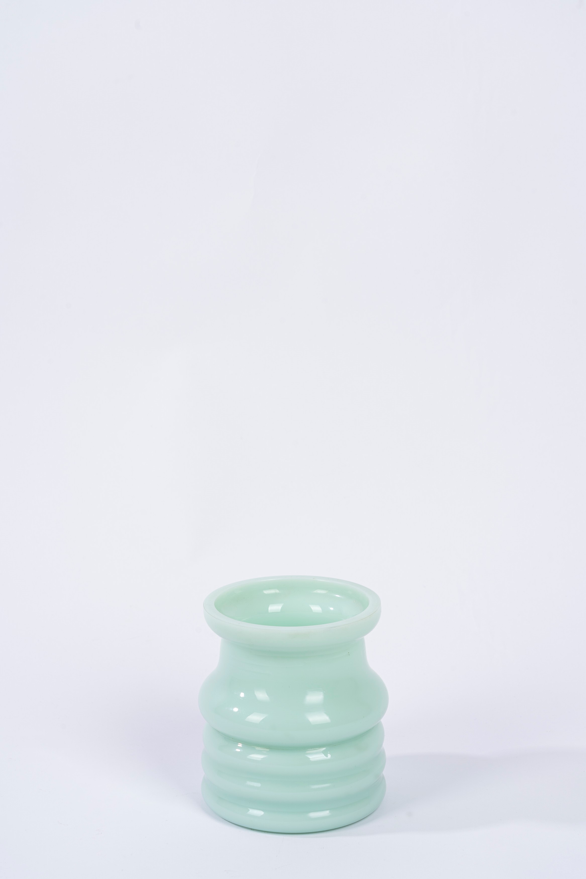 Vaso in vetro opalino, stile Art Déco, altezza 13 cm