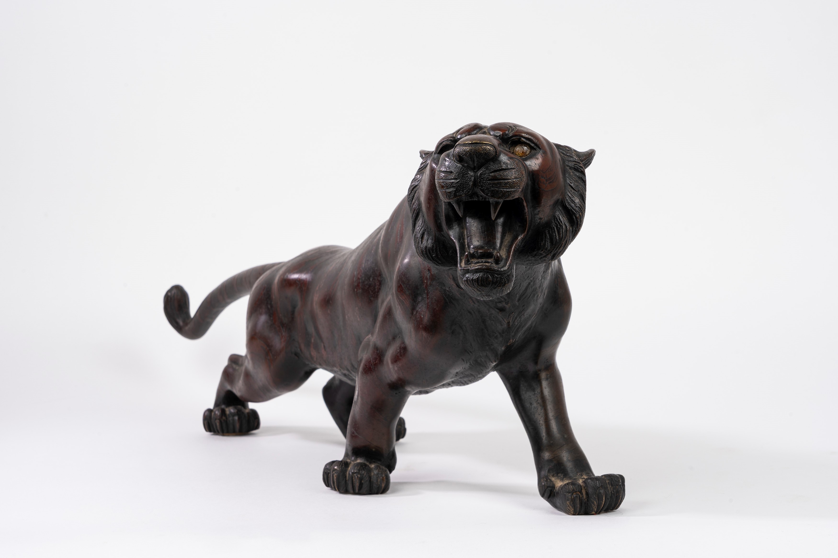 Scultore Art Déco, Tigre in bronzo
