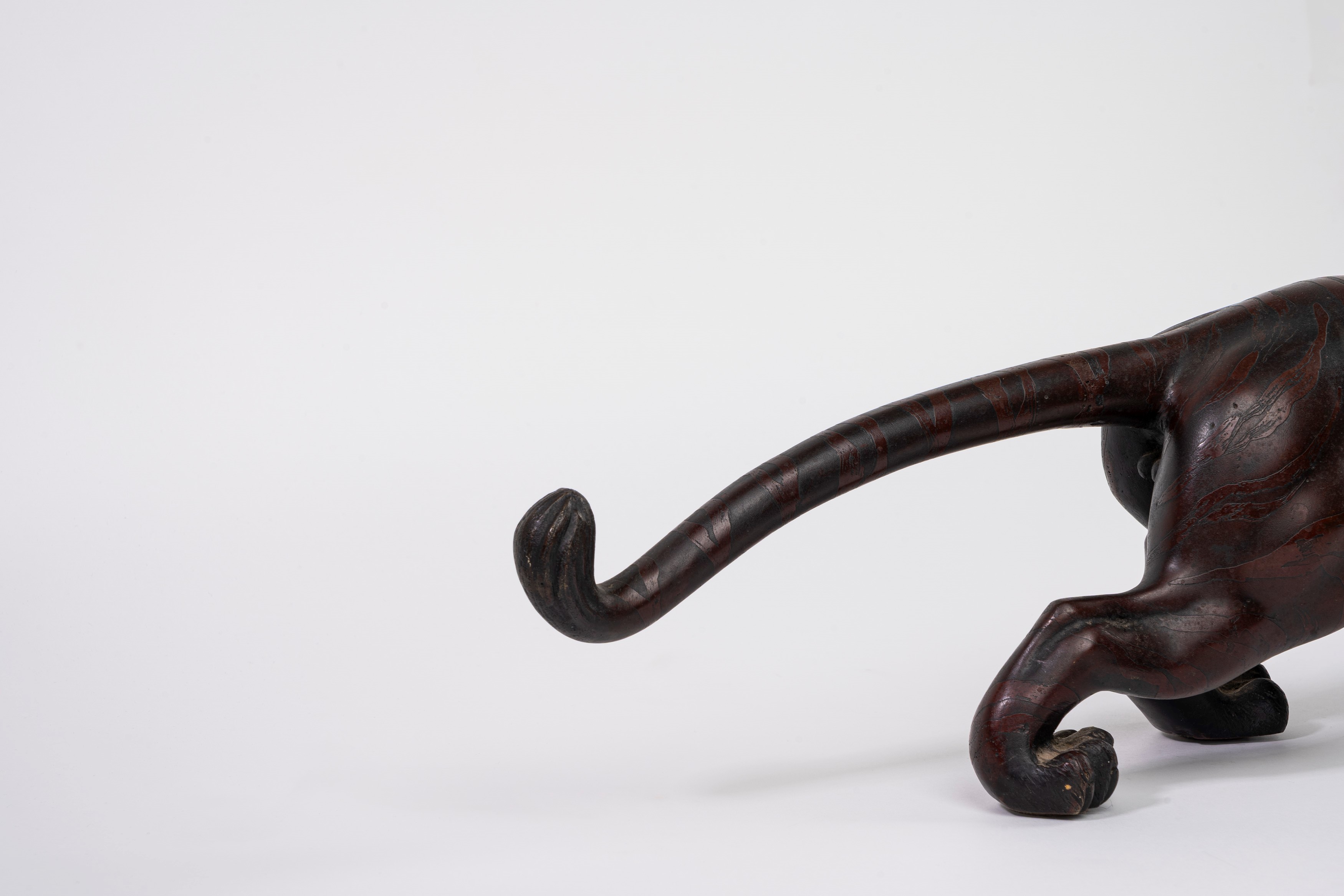 Scultore Art Déco, Tigre in bronzo