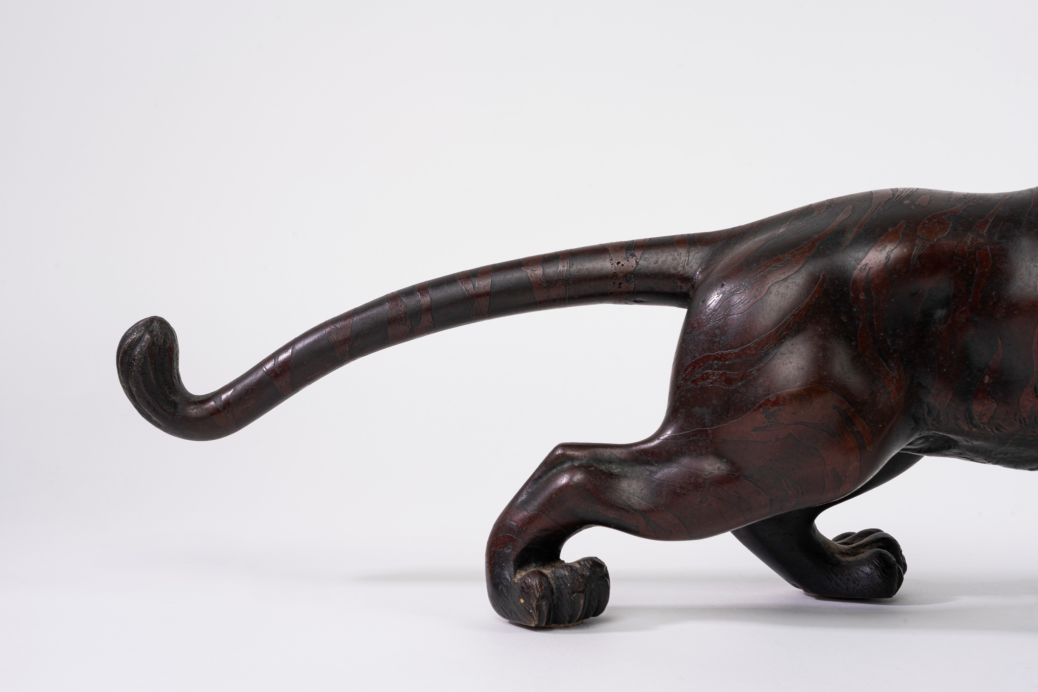 Scultore Art Déco, Tigre in bronzo