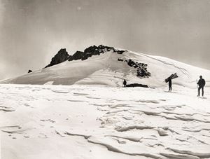 Trasporto dei materiali sotto la punta Gnifetti