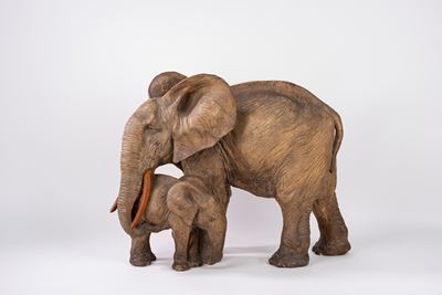 Elefante ed elefantino, scultura in terracotta