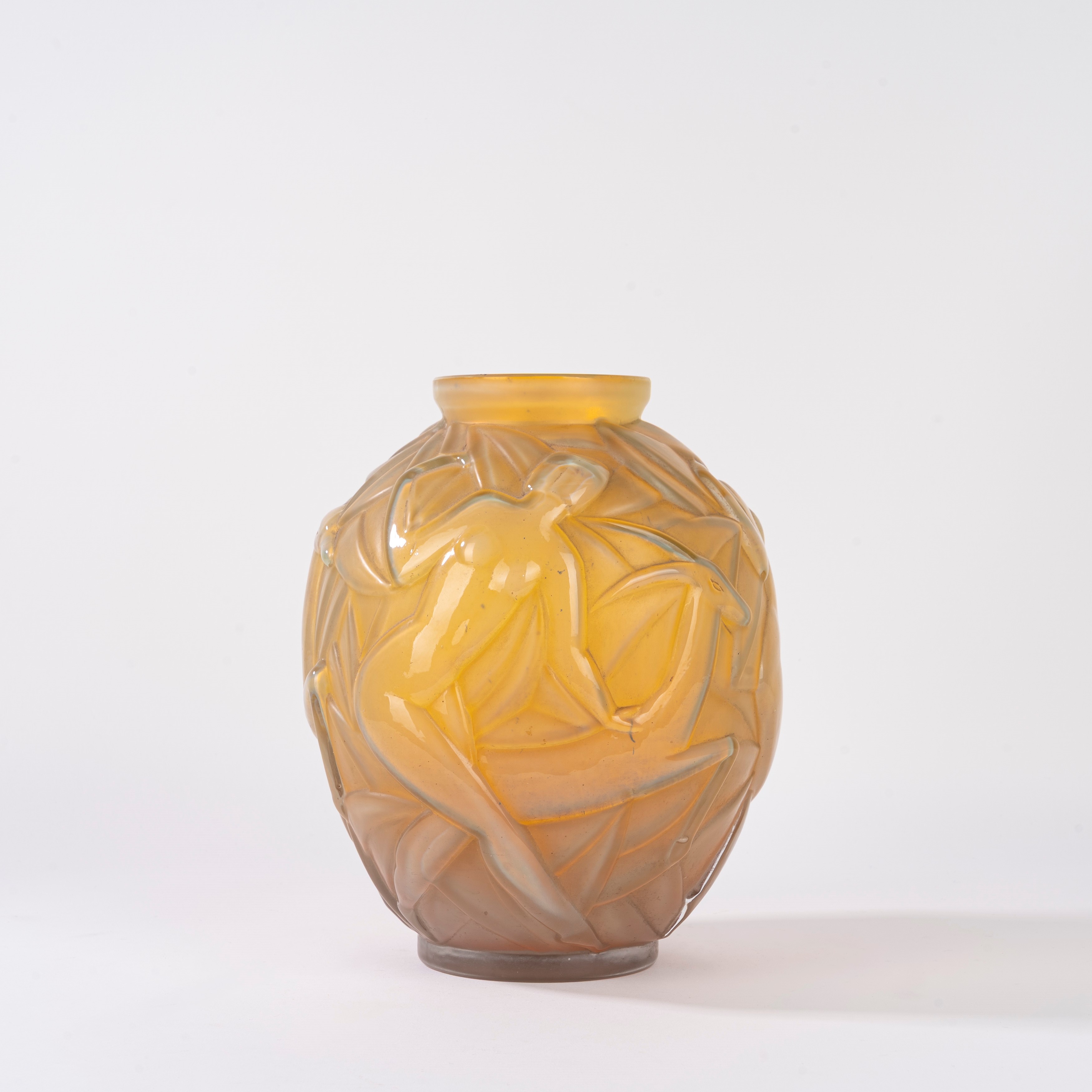 Gueron, Vaso in vetro opalino, Art Decò, altezza cm 22,5
