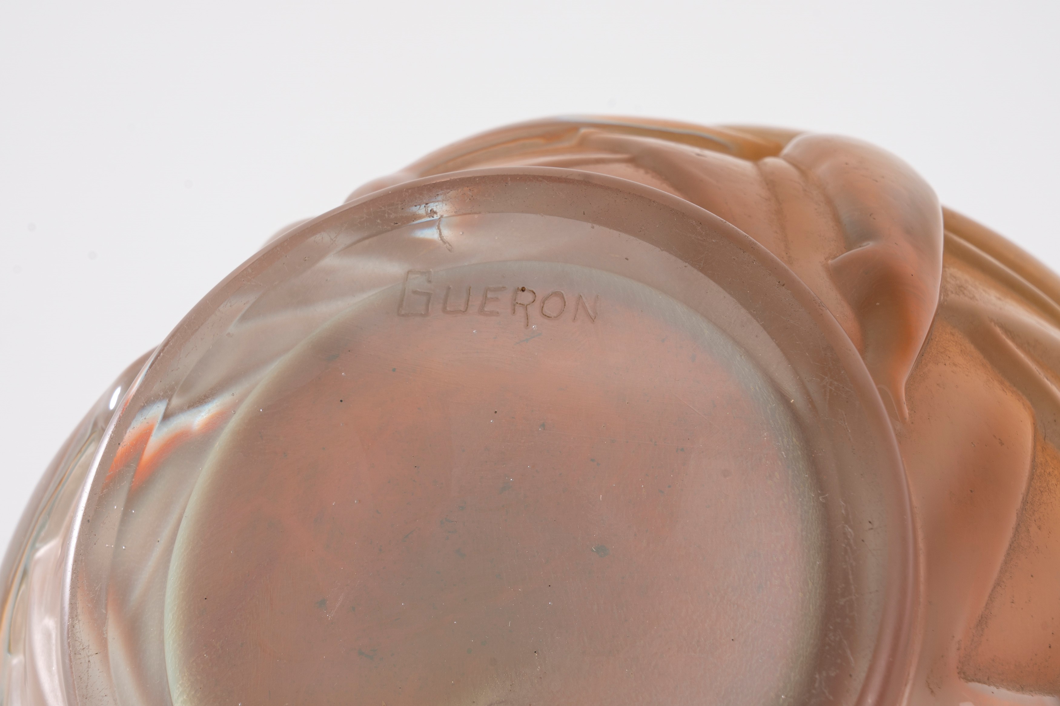 Gueron, Vaso in vetro opalino, Art Decò, altezza cm 22,5