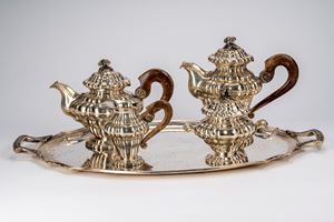 Servizio da t&egrave; e caff&egrave; con vassoio