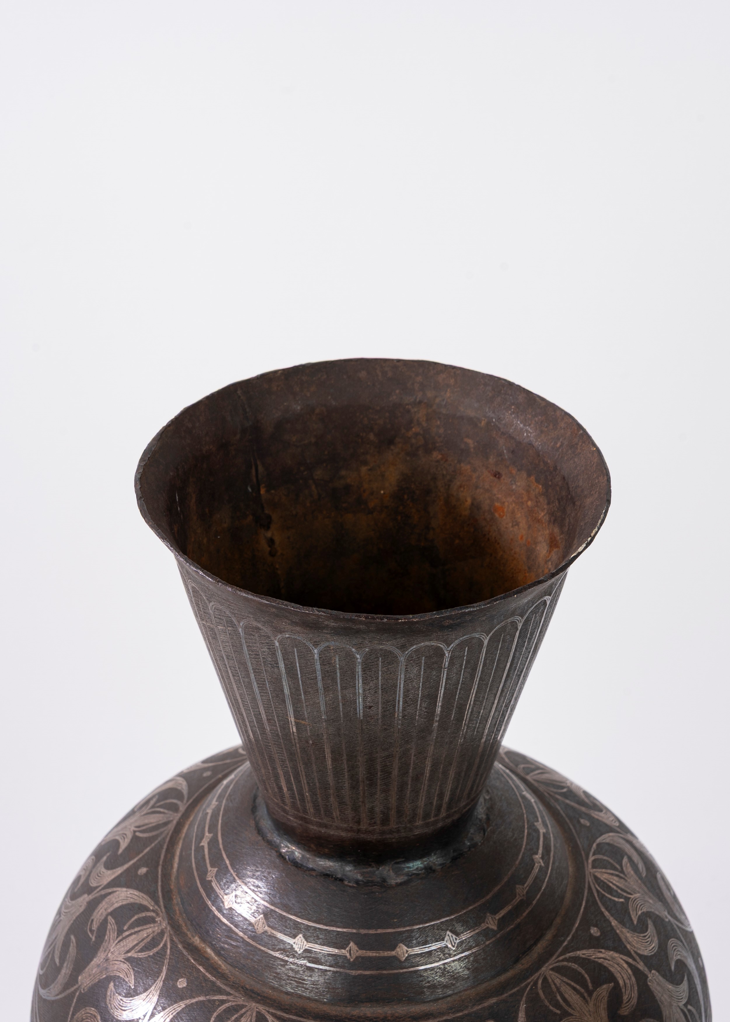 Vaso in ferro e argento, Persia