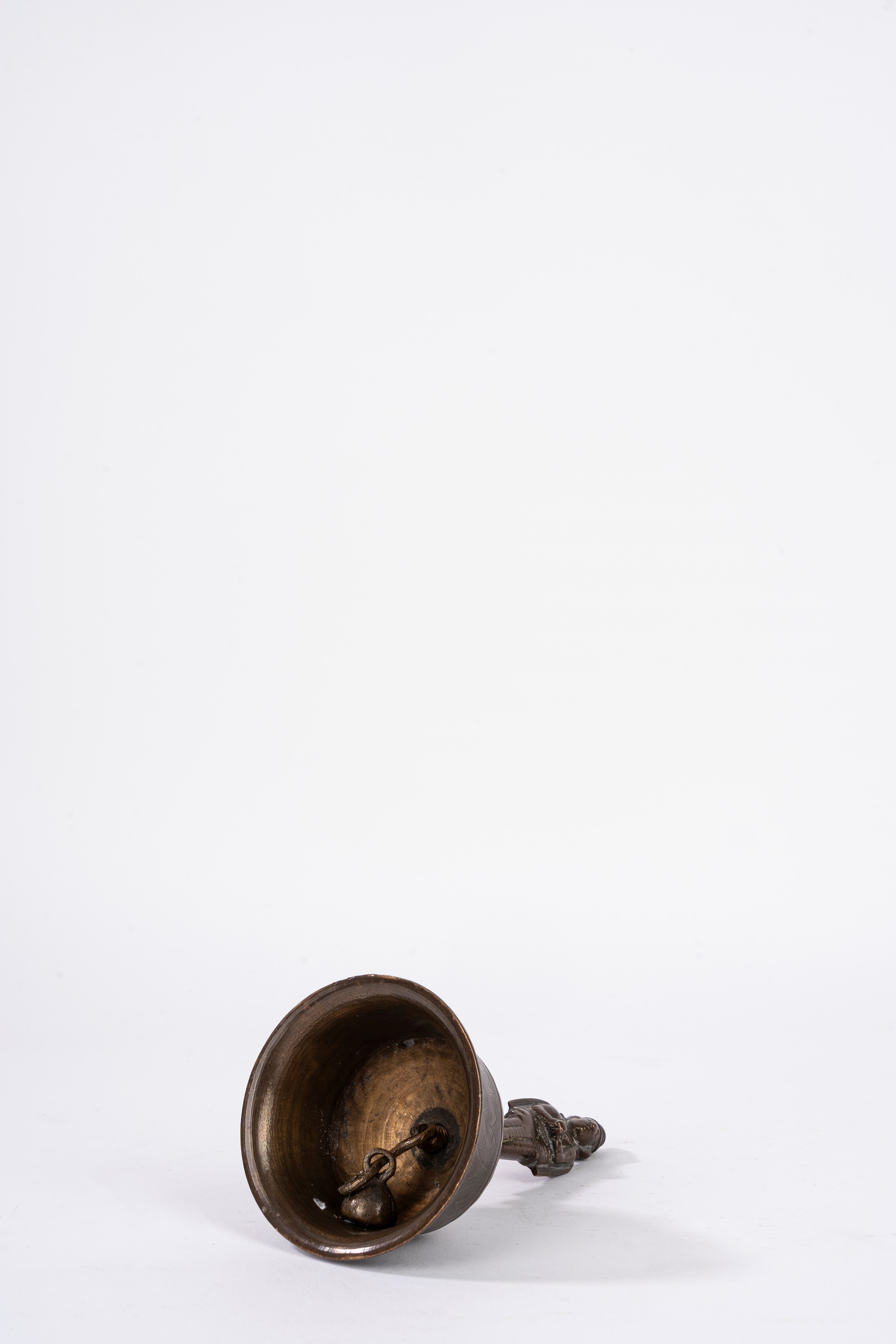 Campanello orientale in bronzo, altezza cm 14,5