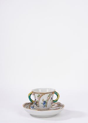 Tazzina e piattino in porcellana policroma manifattura Limoges, secolo XIX