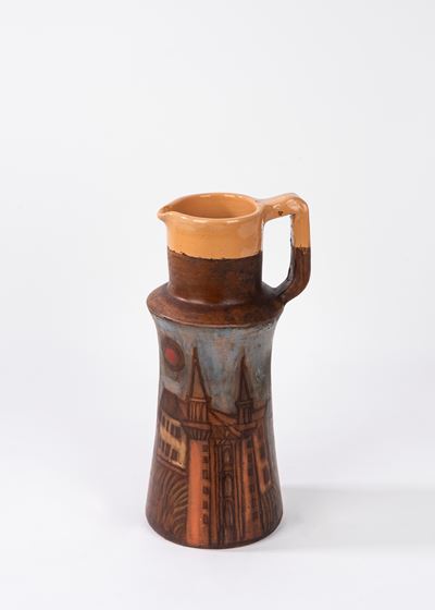 Guerrino Bardeggia, Caraffa in ceramica con veduta del Palazzo Ducale di Urbino