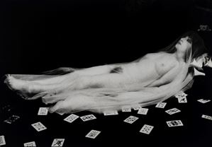 Senza titolo (nudo di donna con carte da gioco)