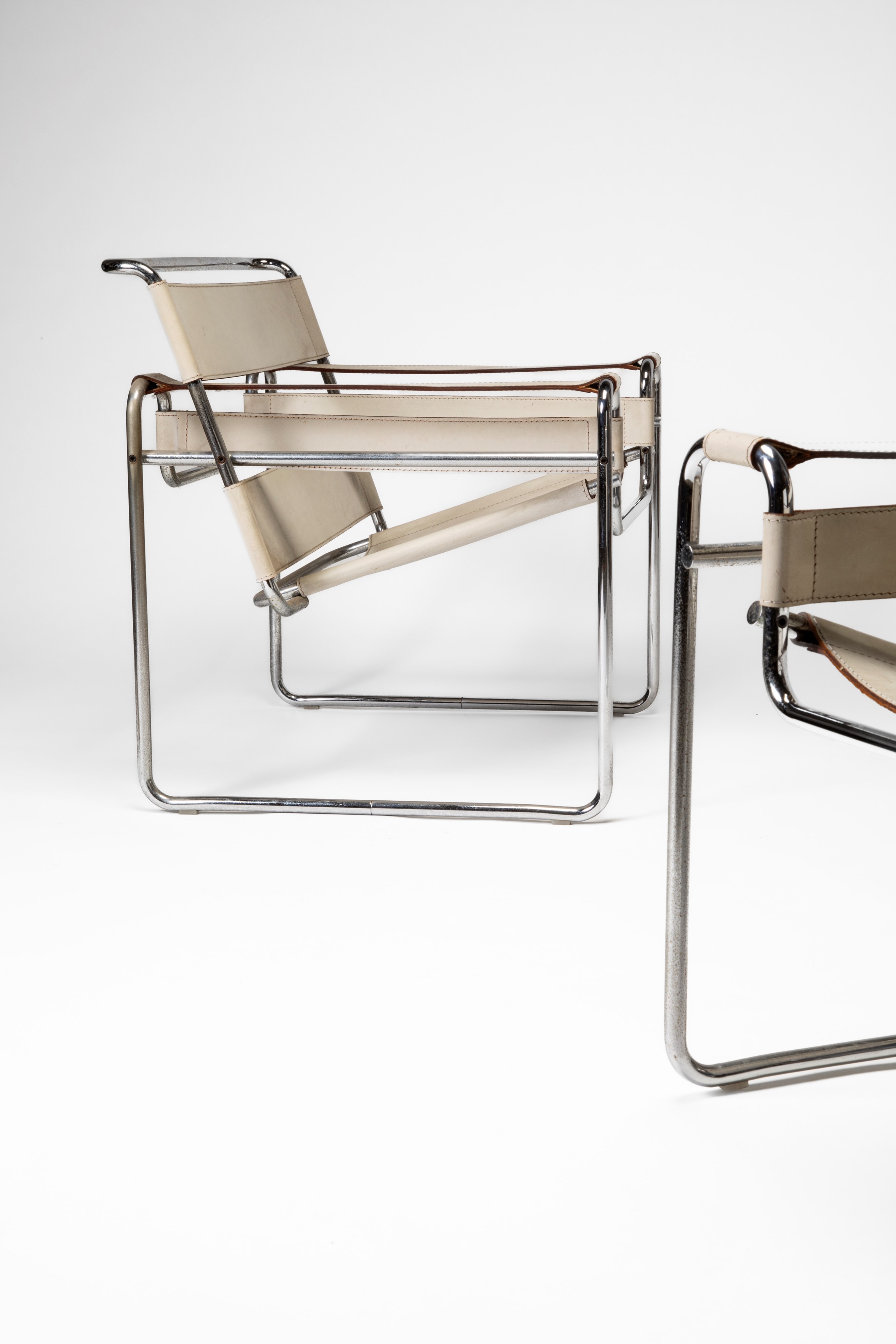 Coppia di poltrone modello no. 'B3' o 'Vassily'