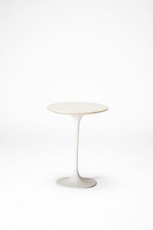 Side table modello 'Tulip' 