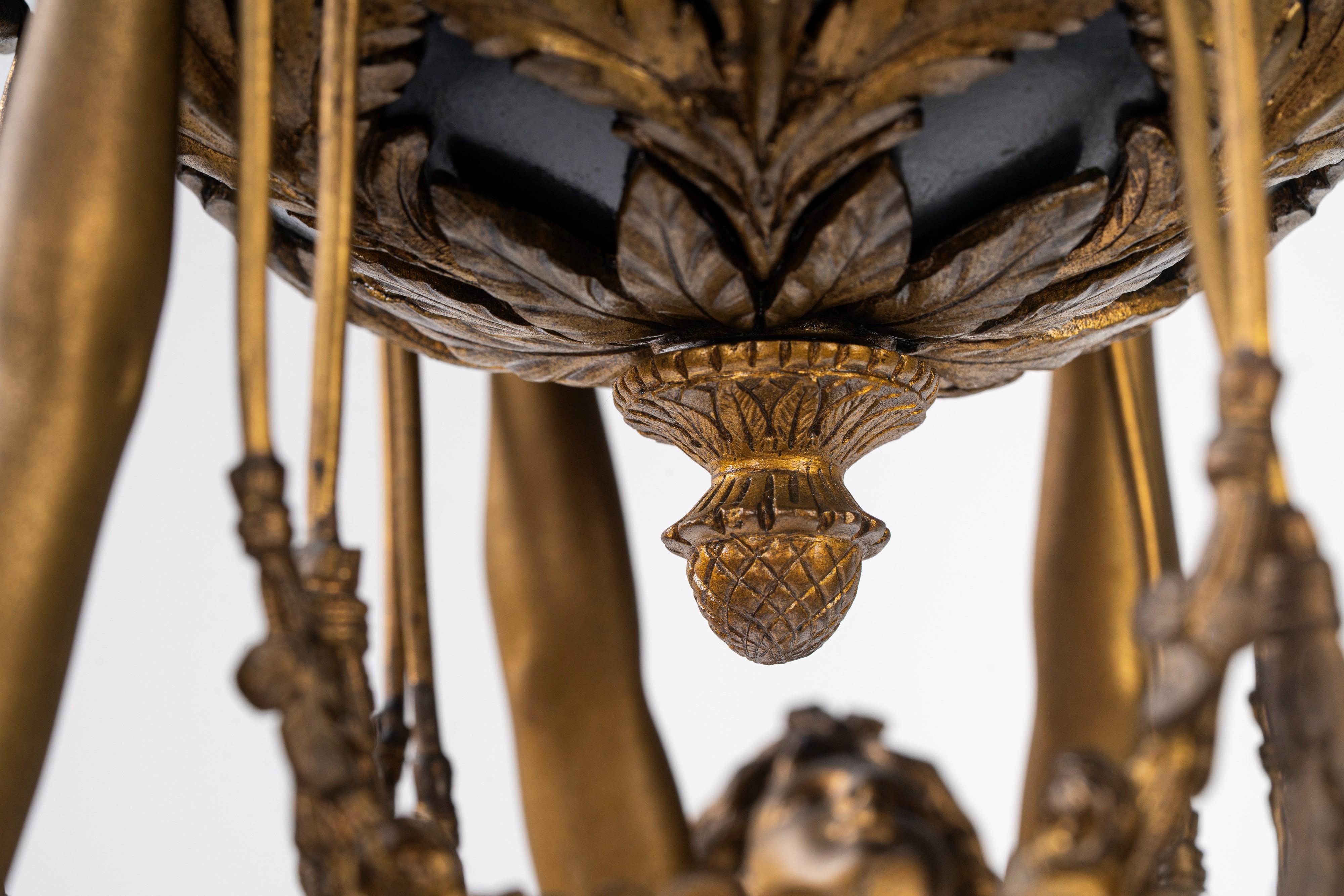 Pendule "Cercle tournant" in stile Luigi XVI in bronzo dorato, smaltato e marmo bianco con le tre...