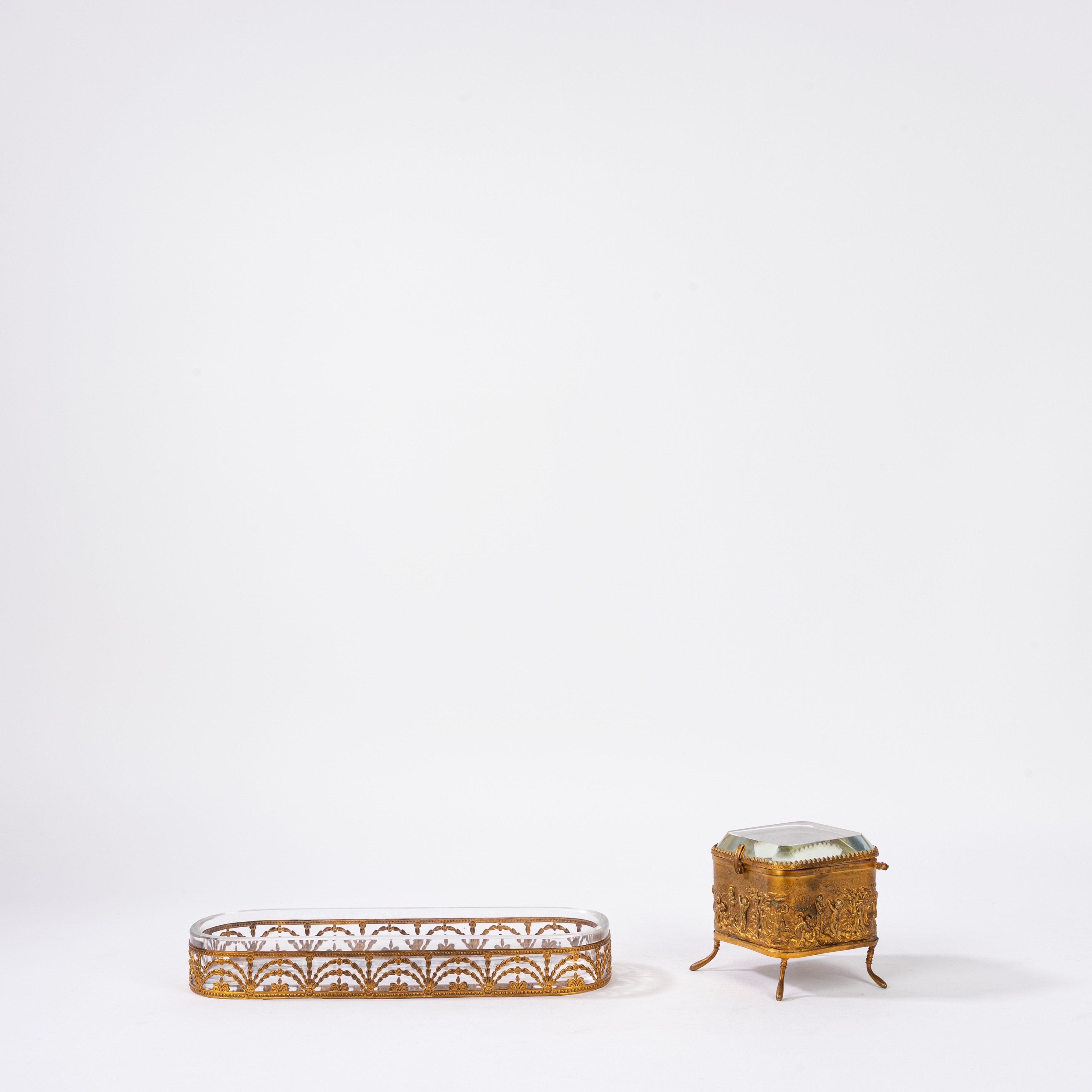 Svuotatasche in cristallo e bronzo e scatolina in ottone dorato con coperchio in cristallo