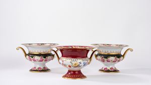 Tre alzatine in porcellana policroma Vieux Paris