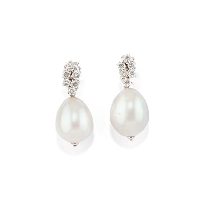 Orecchini in oro bianco 18k con perle e diamanti