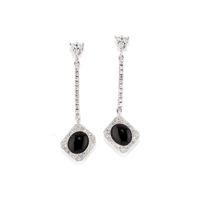 Orecchini in oro bianco 18k con ovale in onice e diamanti