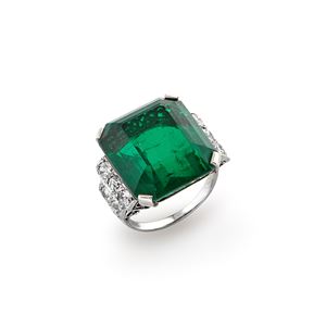 Anello con pasta vitrea