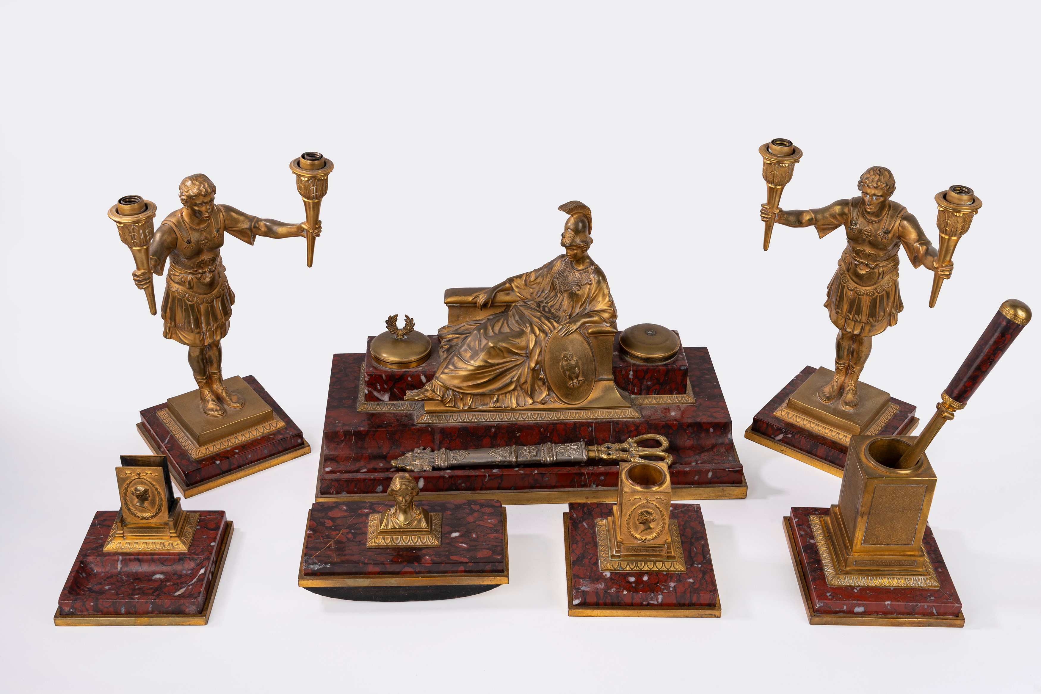 Set da scrivania in bronzo dorato e marmo rosso, secolo XIX