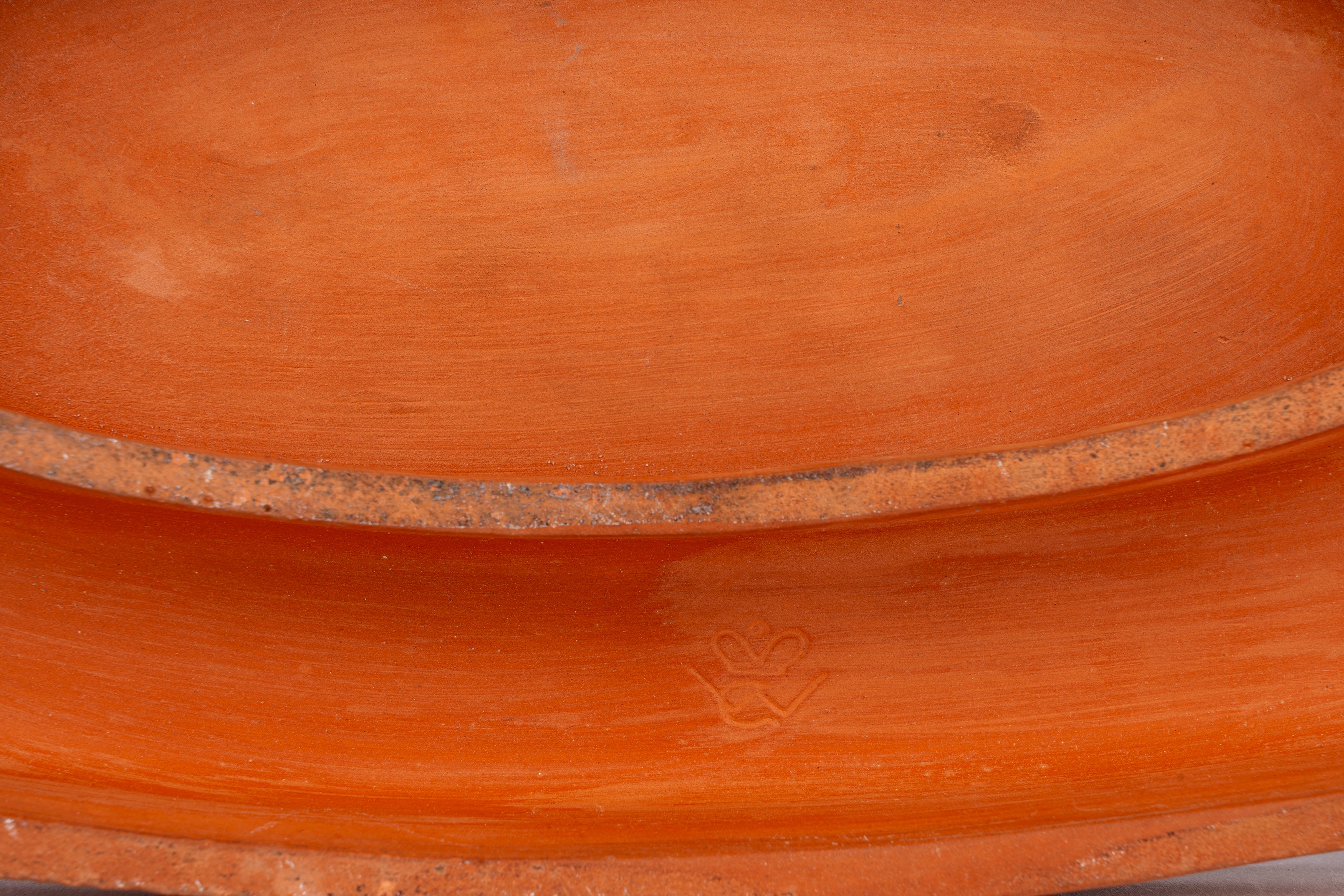 Unger, Donna con cerbiatto, scultura in terracotta