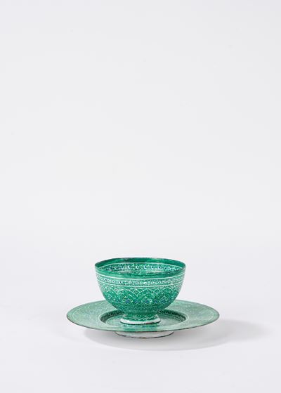 Ciotolina con piattino, latta smaltata verde, Turchia o Persia, inizi secolo XX